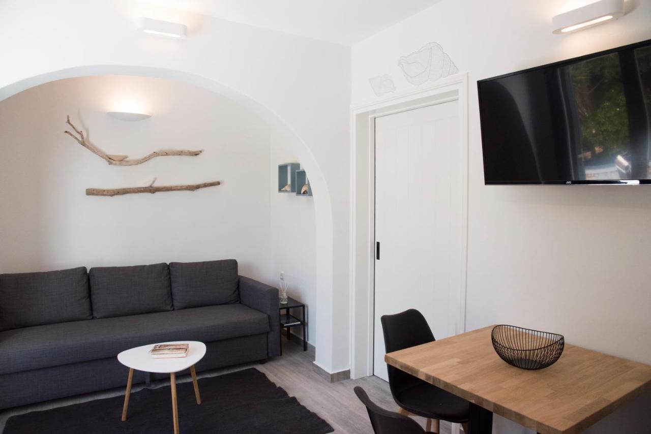 White New 1Bd House With Private Jacuzzi In Isterni Villa Isterni  Exteriör bild